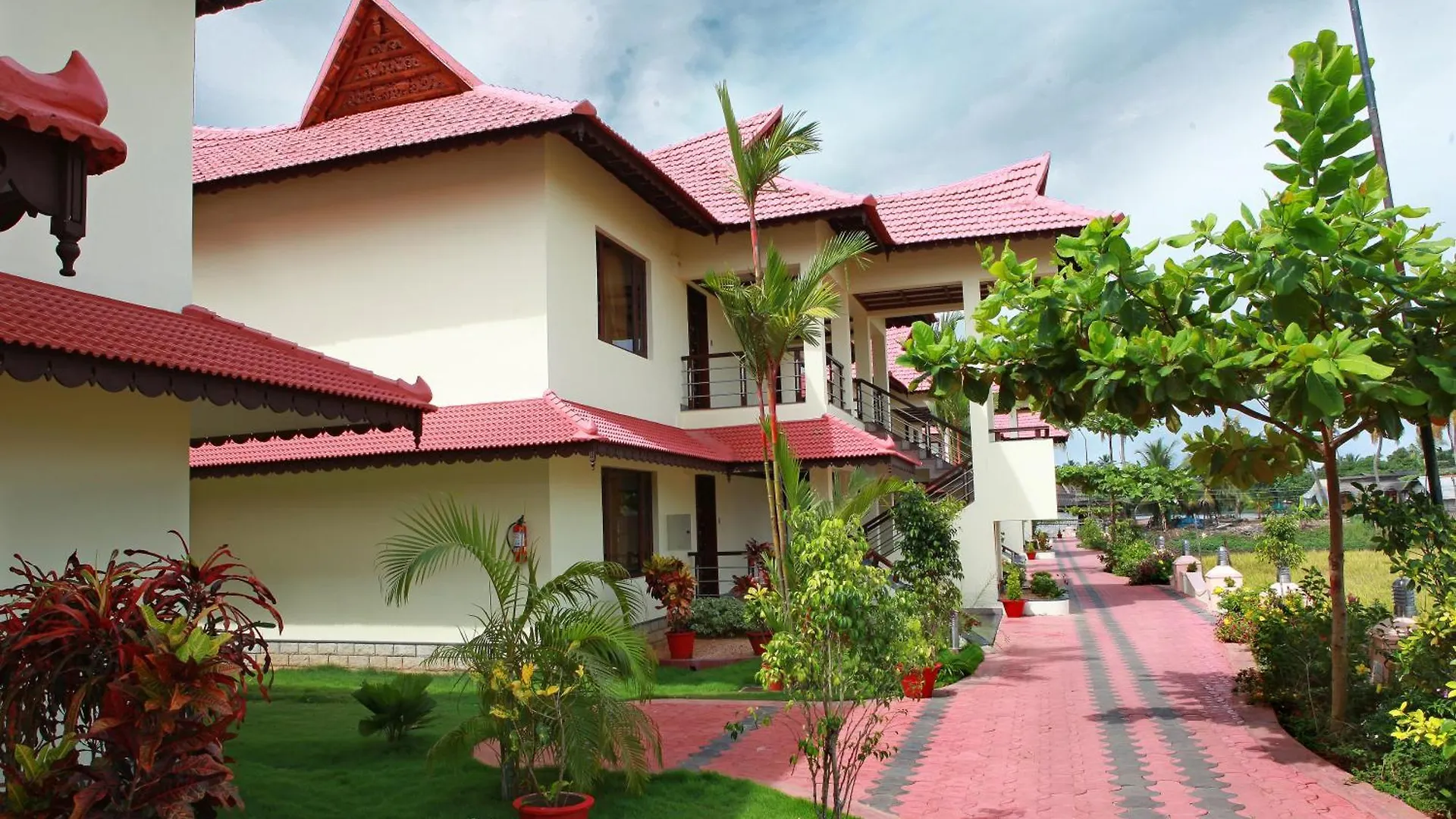 ***** Semesteranläggning (resort) Sterling Lake Palace Alleppey Alappuzha Indien